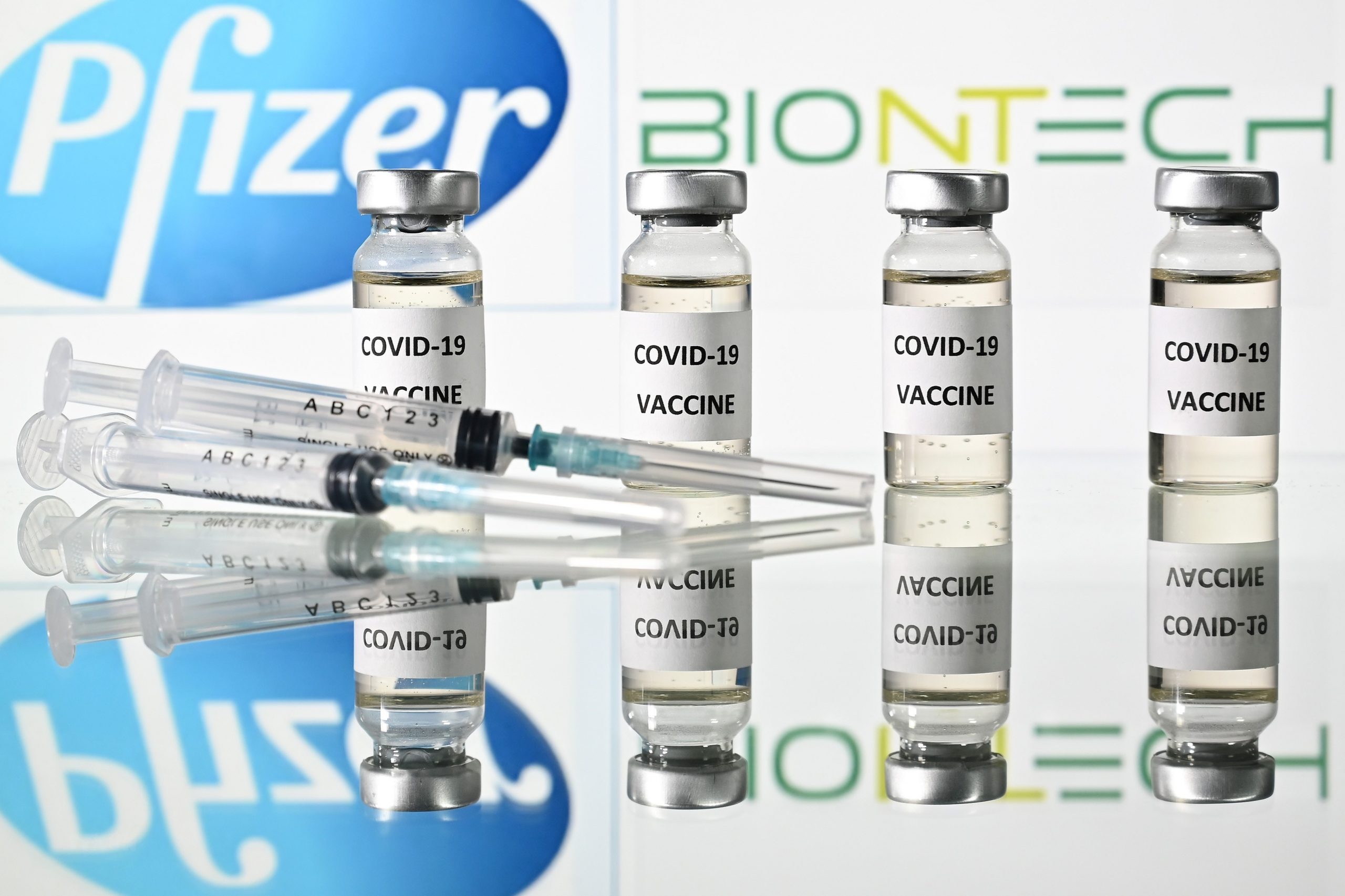Vắc xin Pfizer BioNTech (BNT162b2) COVID-19: Những điều bạn cần biết